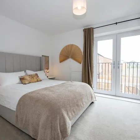 Elegance Retreat - 2 Bed Holiday Home With Parking Manchester Extérieur photo