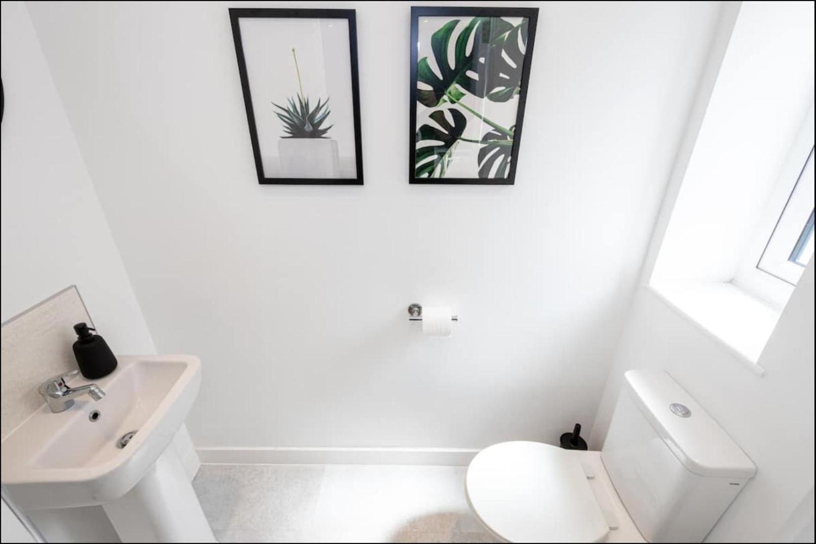Elegance Retreat - 2 Bed With Parking Manchester