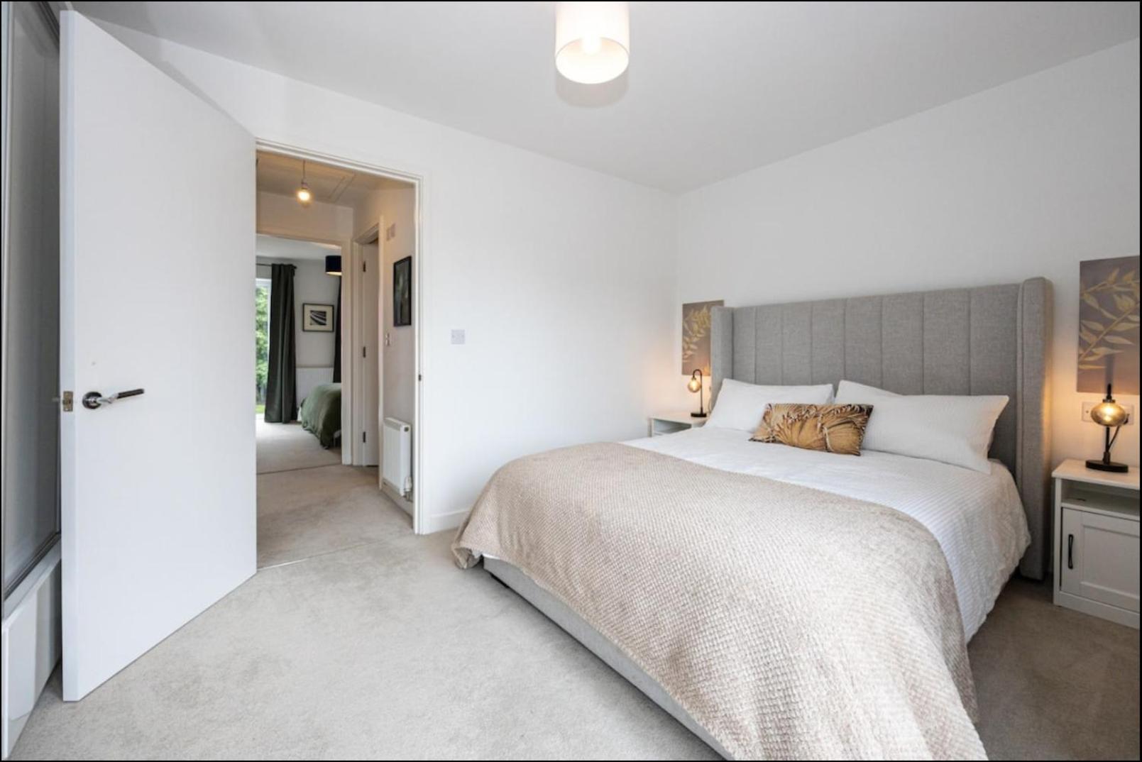 Holiday home Elegance Retreat - 2 Bed With Parking