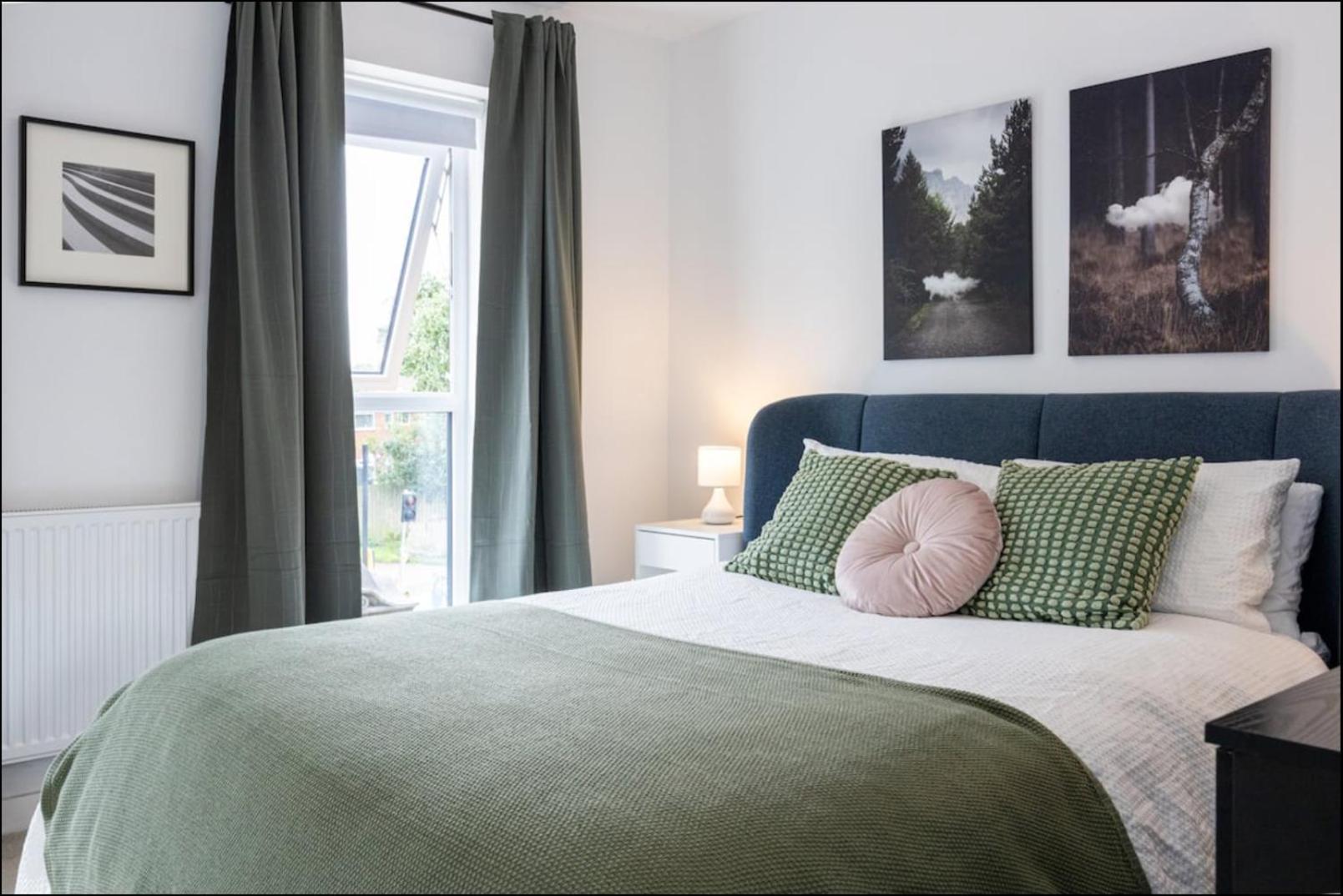 Elegance Retreat - 2 Bed With Parking * Manchester