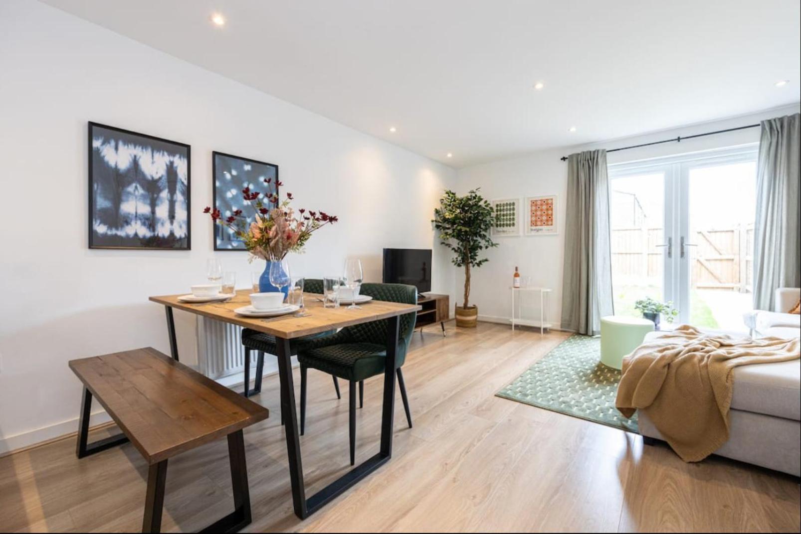 Holiday home Elegance Retreat - 2 Bed With Parking Manchester