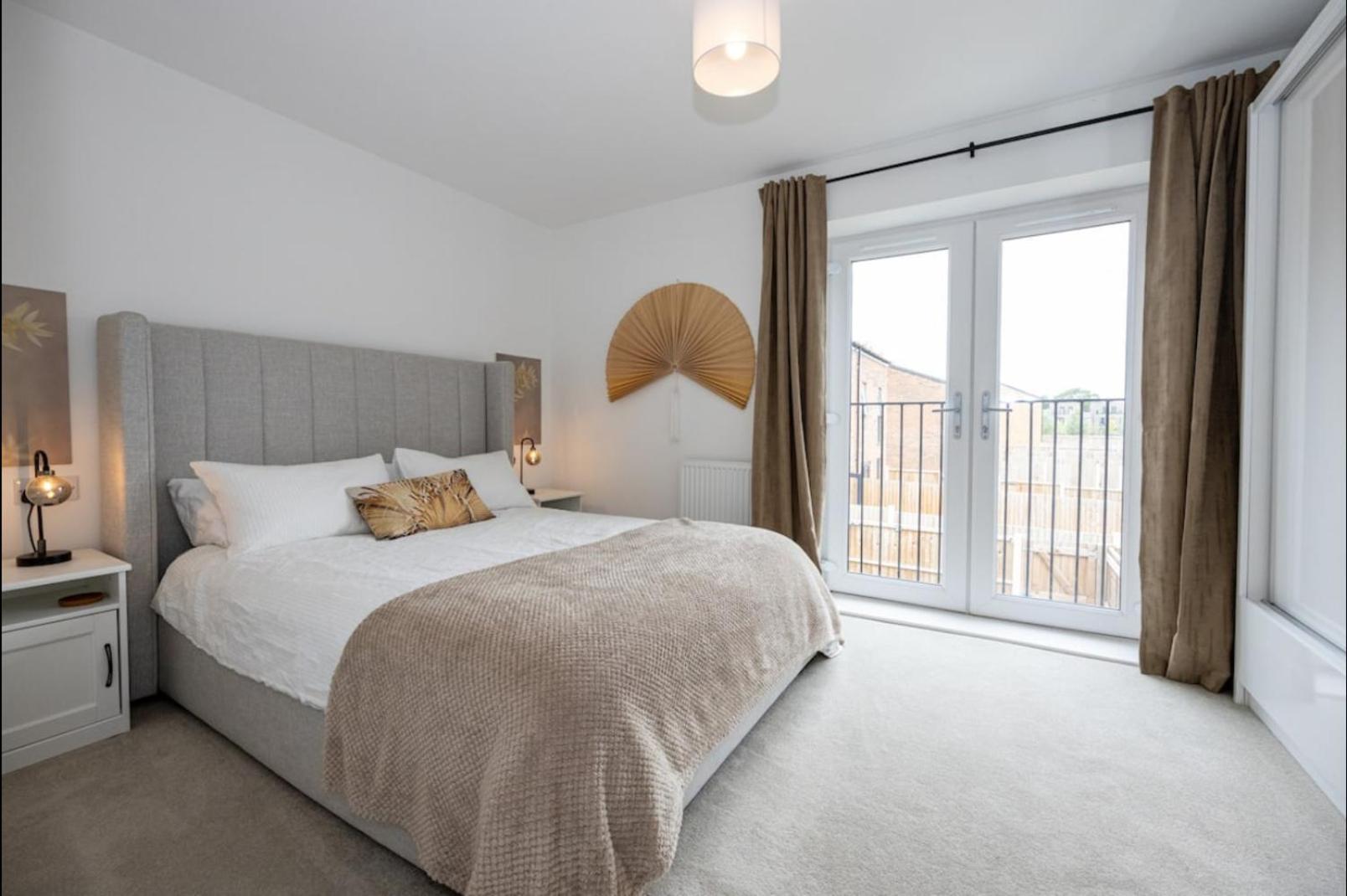 Holiday home Elegance Retreat - 2 Bed With Parking